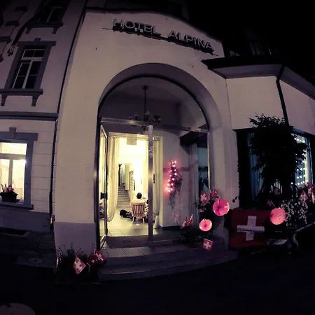 阿尔皮纳酒店 2* Unterseen