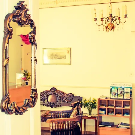 Отель Alpina 2*